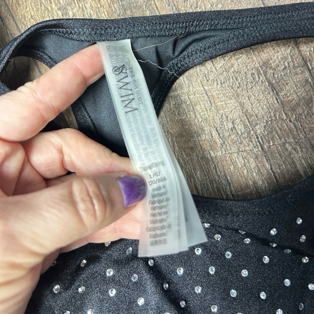 Victoria’s Secret thong bikini bottoms large - Picture 3 of 3